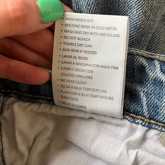 KanCan Light Wash Distressed Mom Jean Size 7 / 27 - Picture 5 of 12